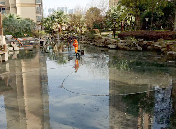 竹溪景观池淤泥清理